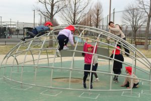 年中組　新横浜公園へ